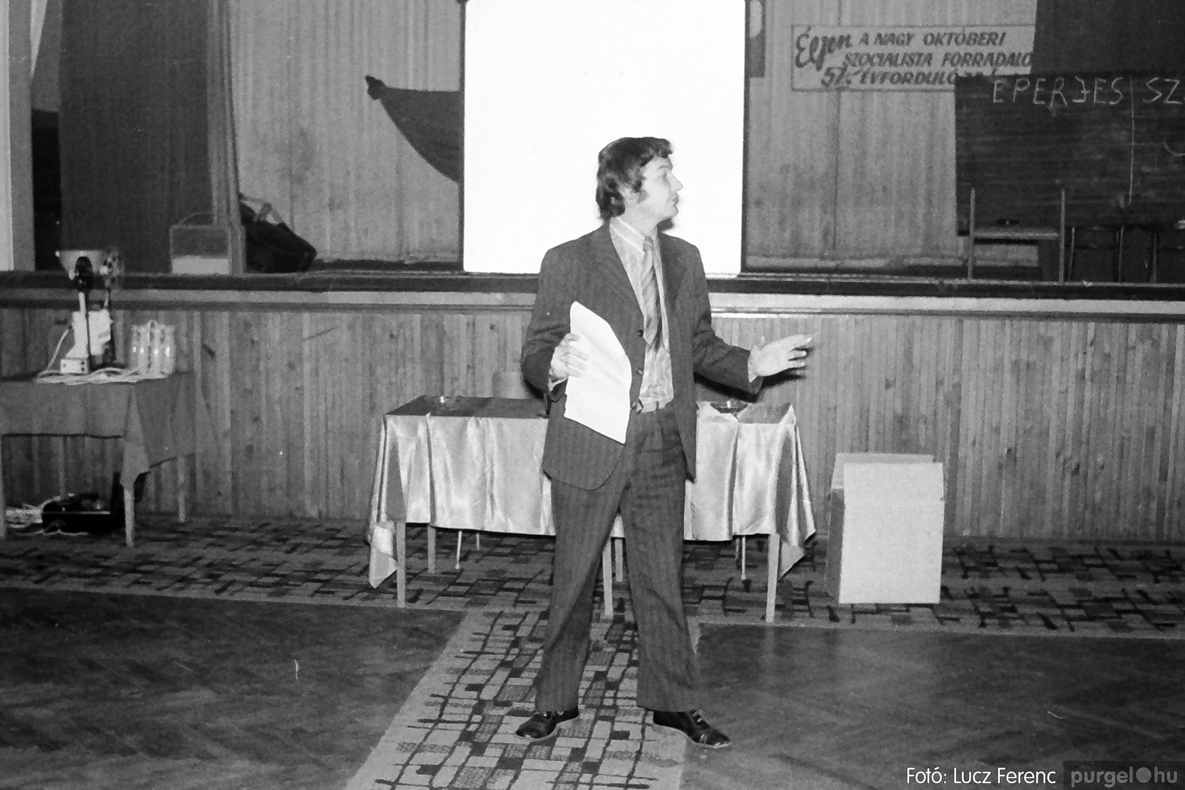 008 1970-es évek - Kendergyári dolgozók vetélkedője - Fotókː LUCZ FERENC©