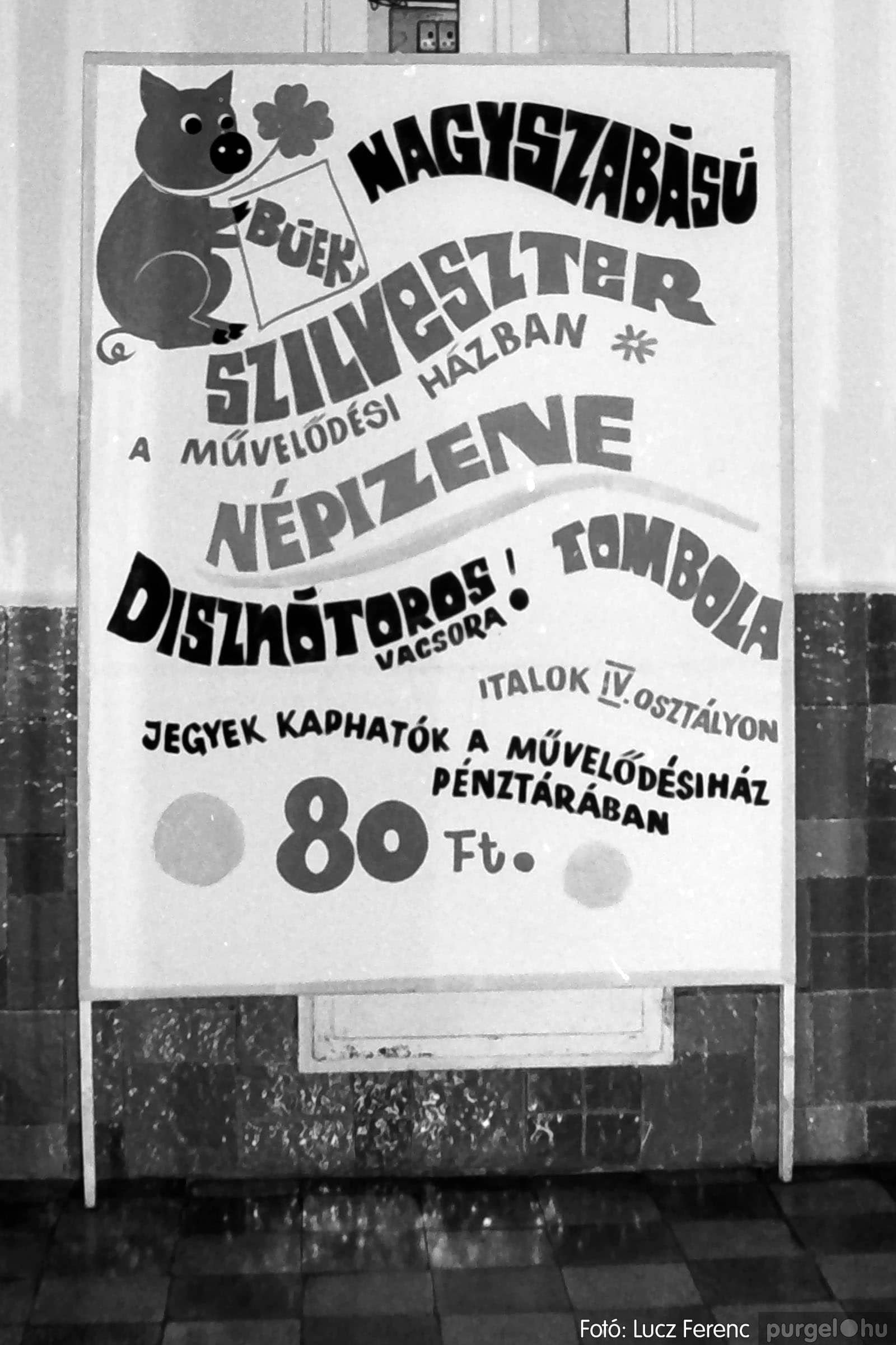 055 1975.12.31. Szilveszter a kultúrházban - Fotókː LUCZ FERENC©
