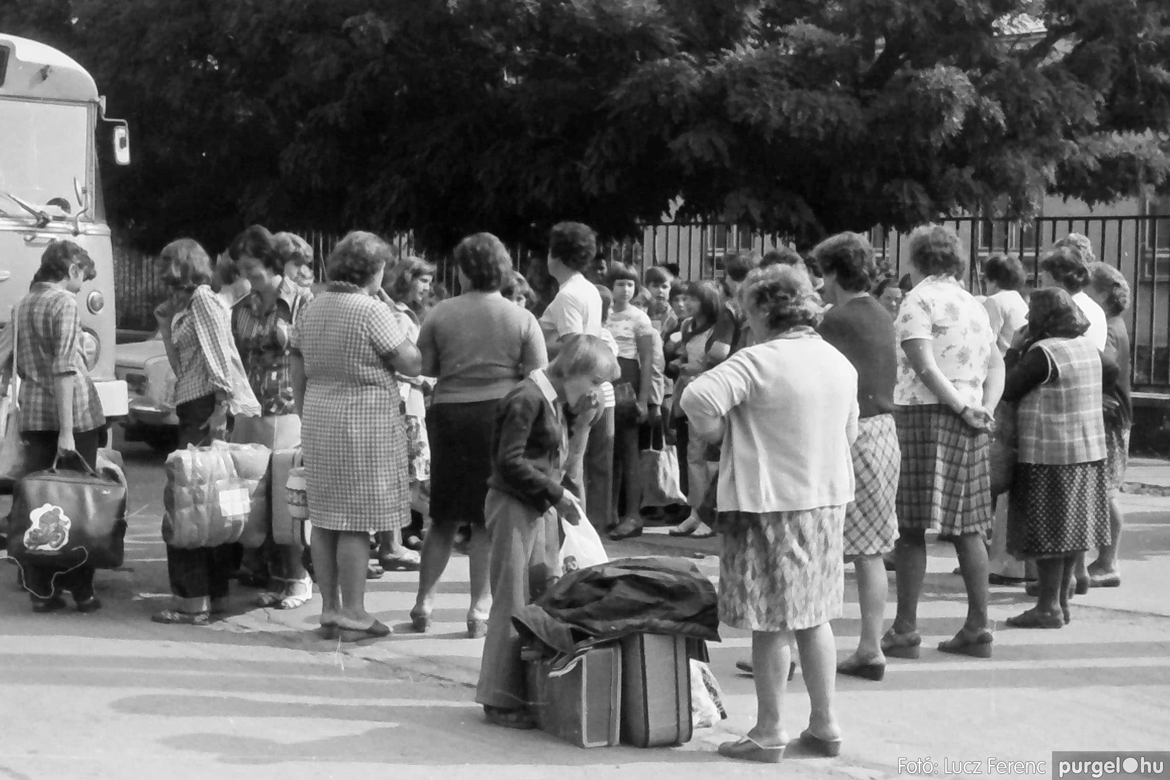 139 1978. Indulás a nyári táborba - Fotókː LUCZ FERENC©