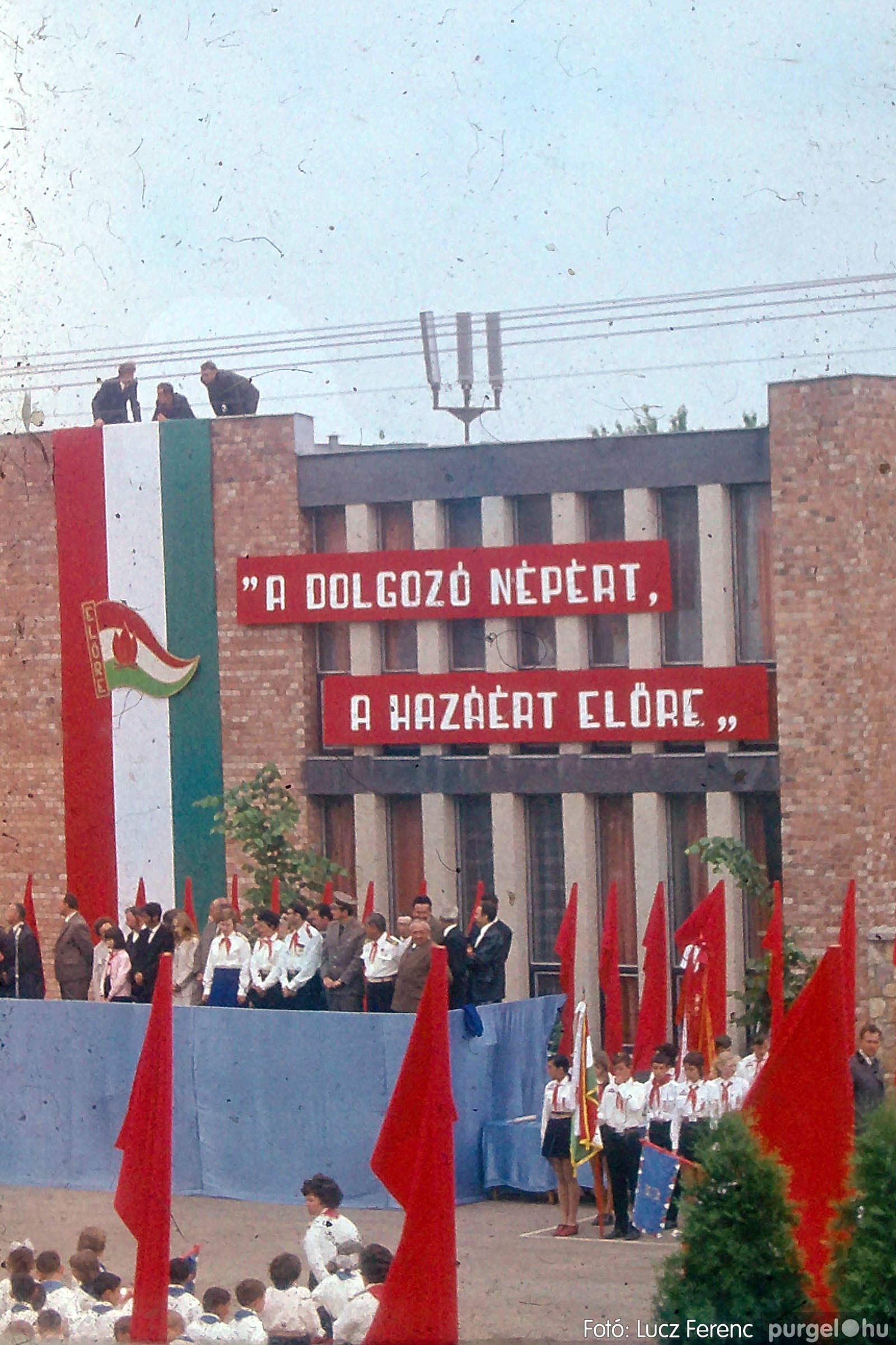 195 1980-as évek - Éljen május elseje! - Fotókː LUCZ FERENC©