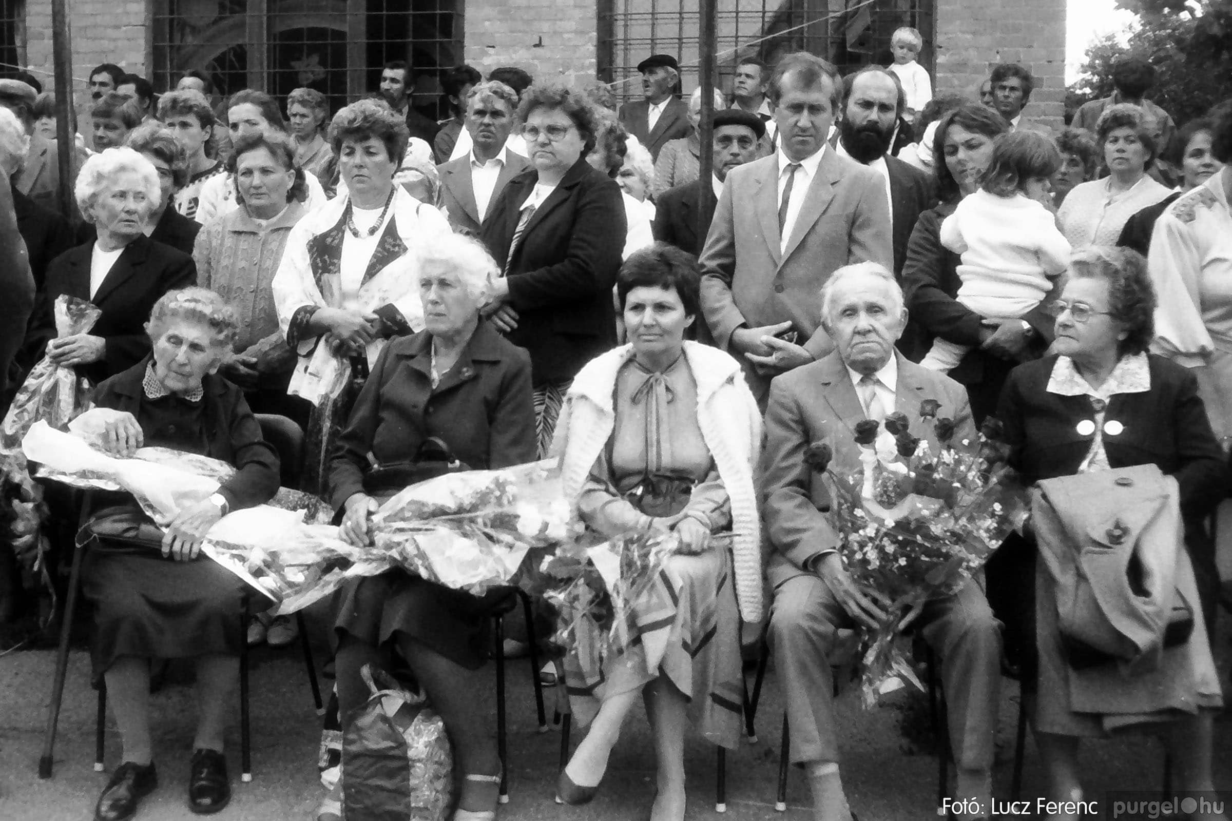 278 1990. Ballagás a központi iskolában - Fotókː LUCZ FERENC©