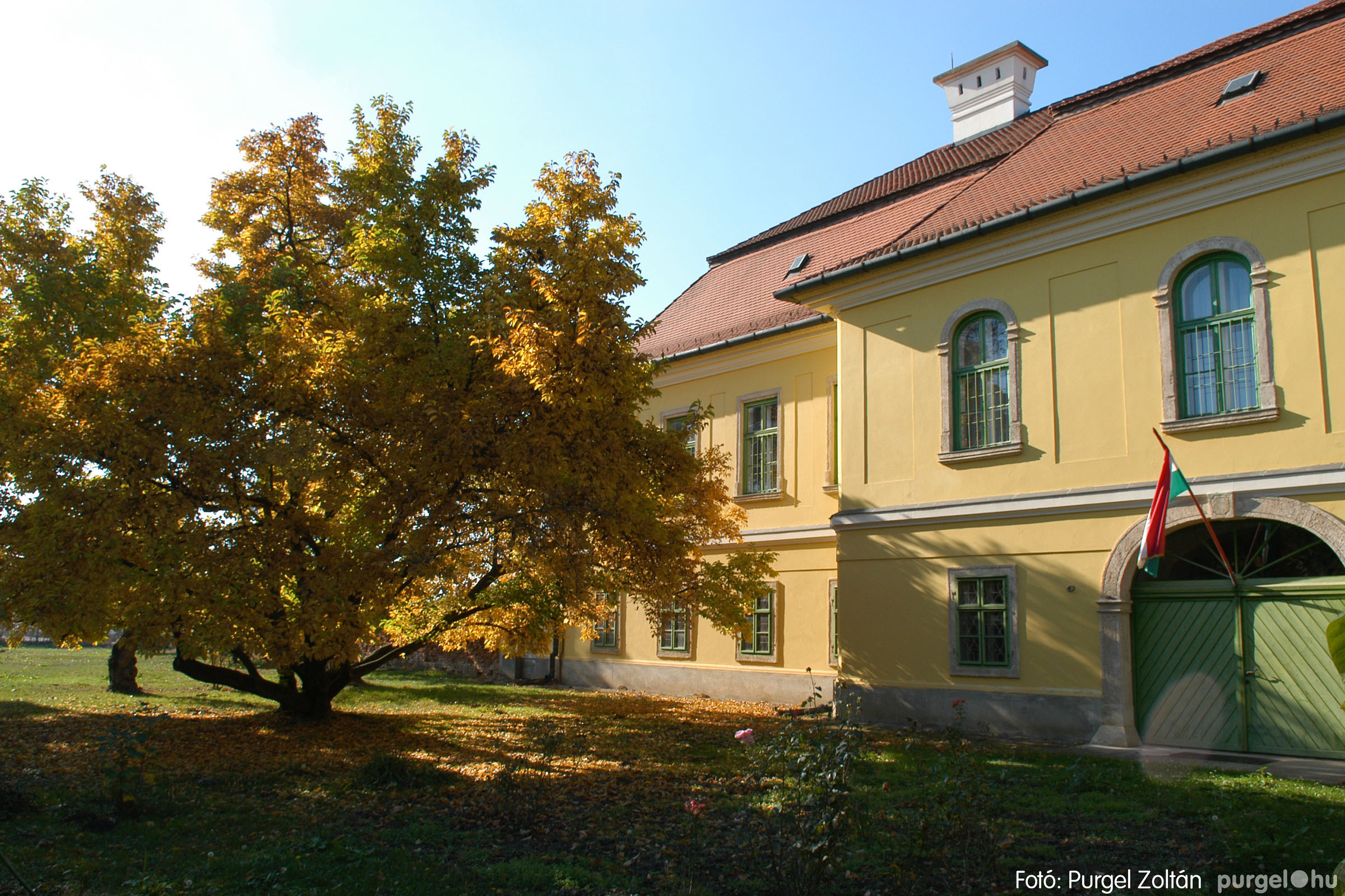 2006.10.28. Ősz a kastély előkertben - Fotókː PURGEL ZOLTÁN©
