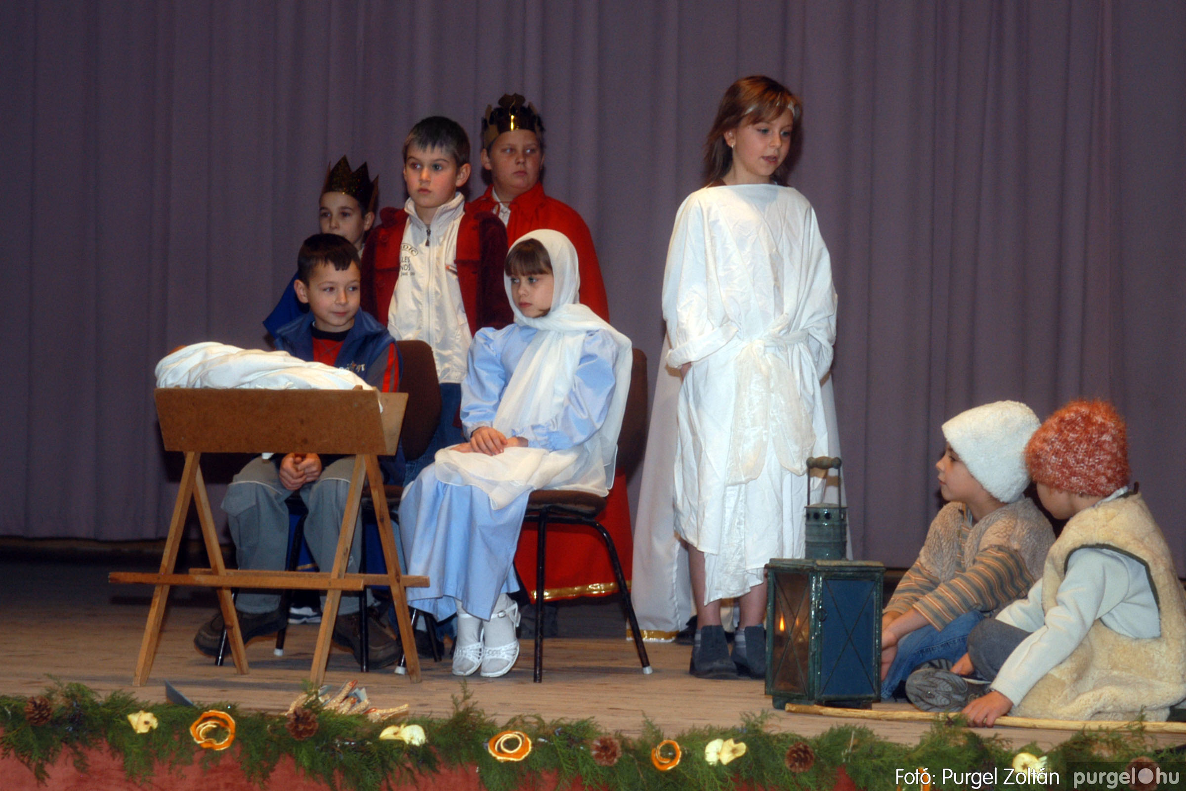2006.12.23. Dobbantó Néptáncegyüttes karácsonyi gála - Fotókː PURGEL ZOLTÁN©