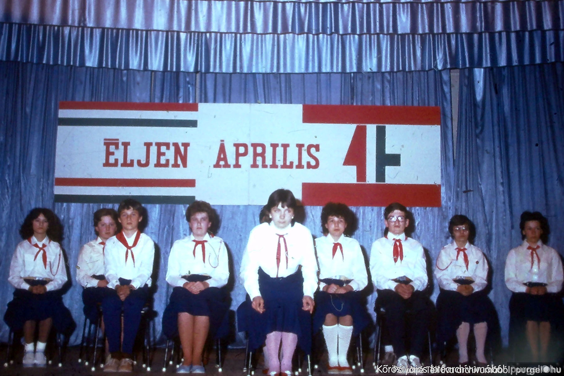 001 1980-as évek - Április 4-i ünnepség - Fotókː KŐRÖSI LAJOS©