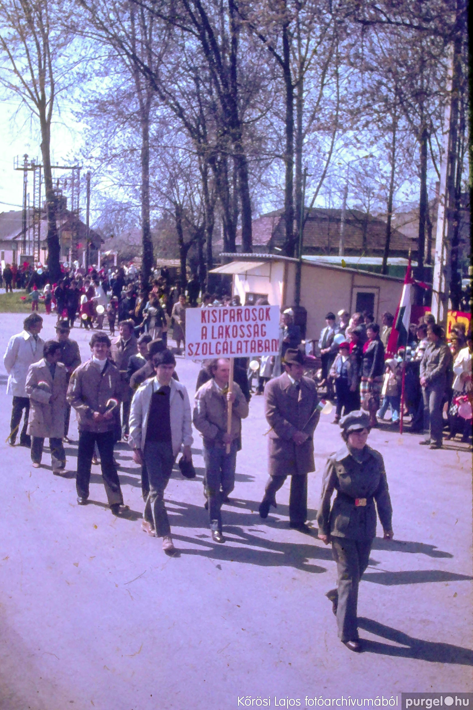 008 1982.05.01. - Éljen Május elseje - Fotókː KŐRÖSI LAJOS©