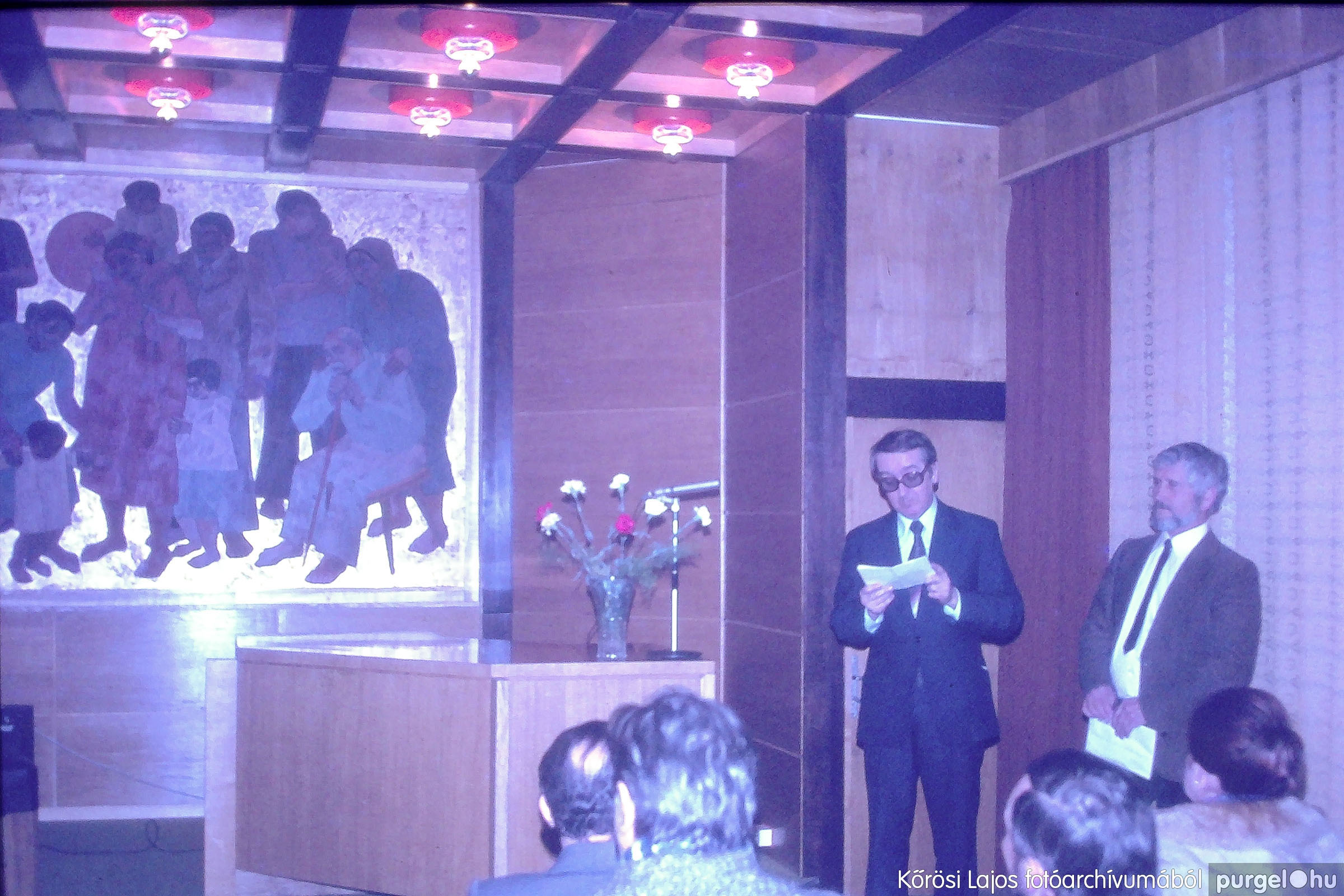 050 1980-as évek - Program a Tanácsház házasságkötő termében - Fotókː KŐRÖSI LAJOS©