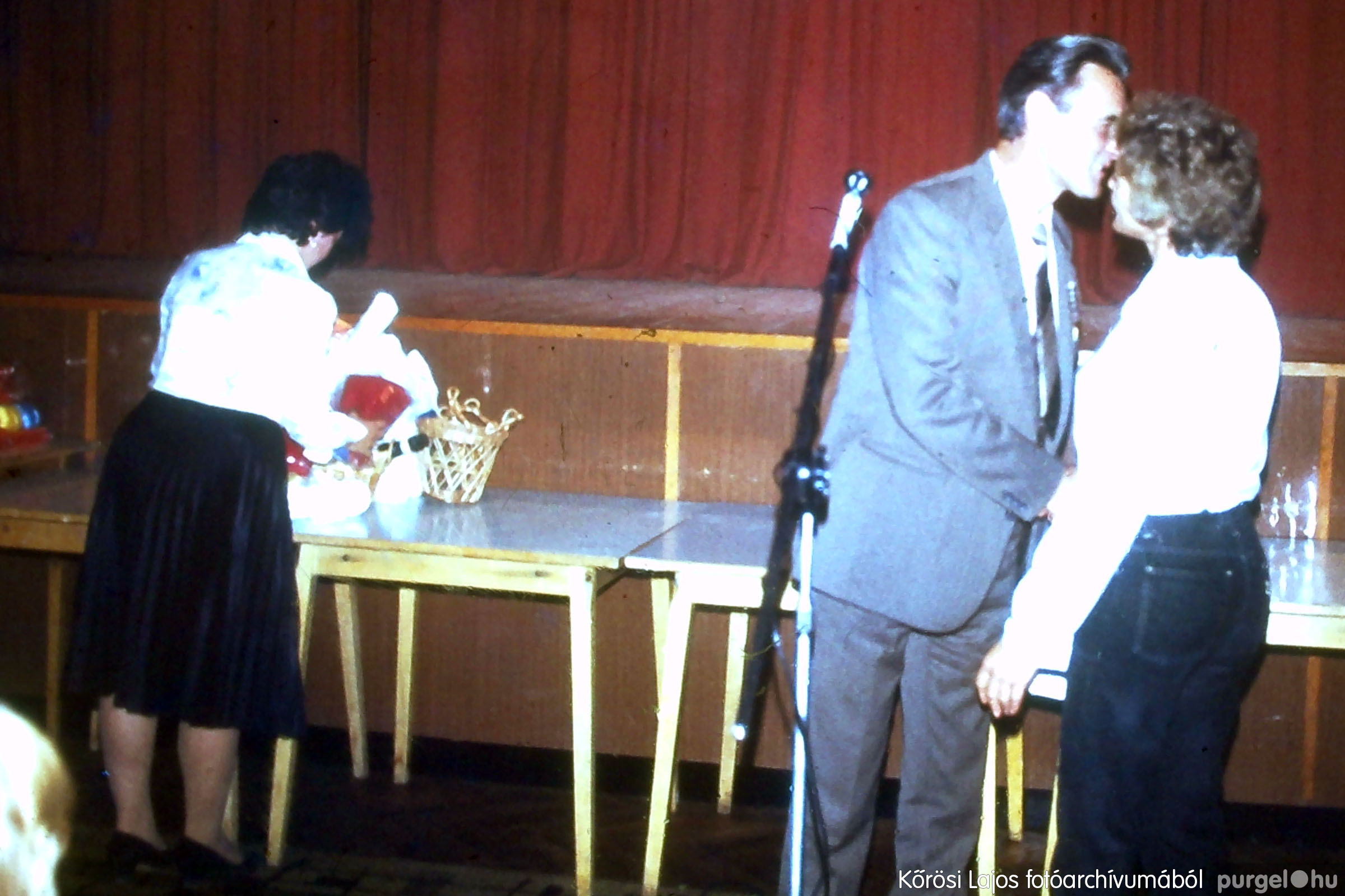 059 1980-as évek - Program a kultúrházban - Fotókː KŐRÖSI LAJOS©