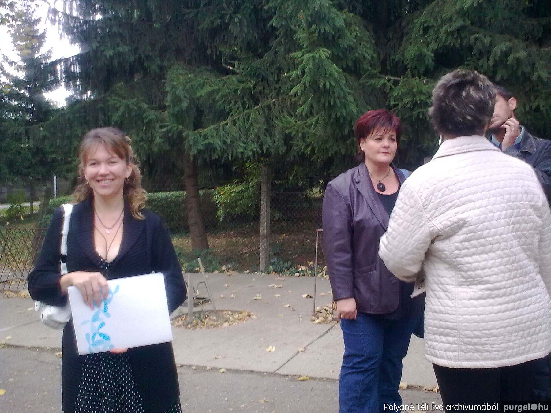 2011.10.08. 25 éves osztálytalálkozó - PÓLYÁNÉ TÉLI ÉVA archívumából