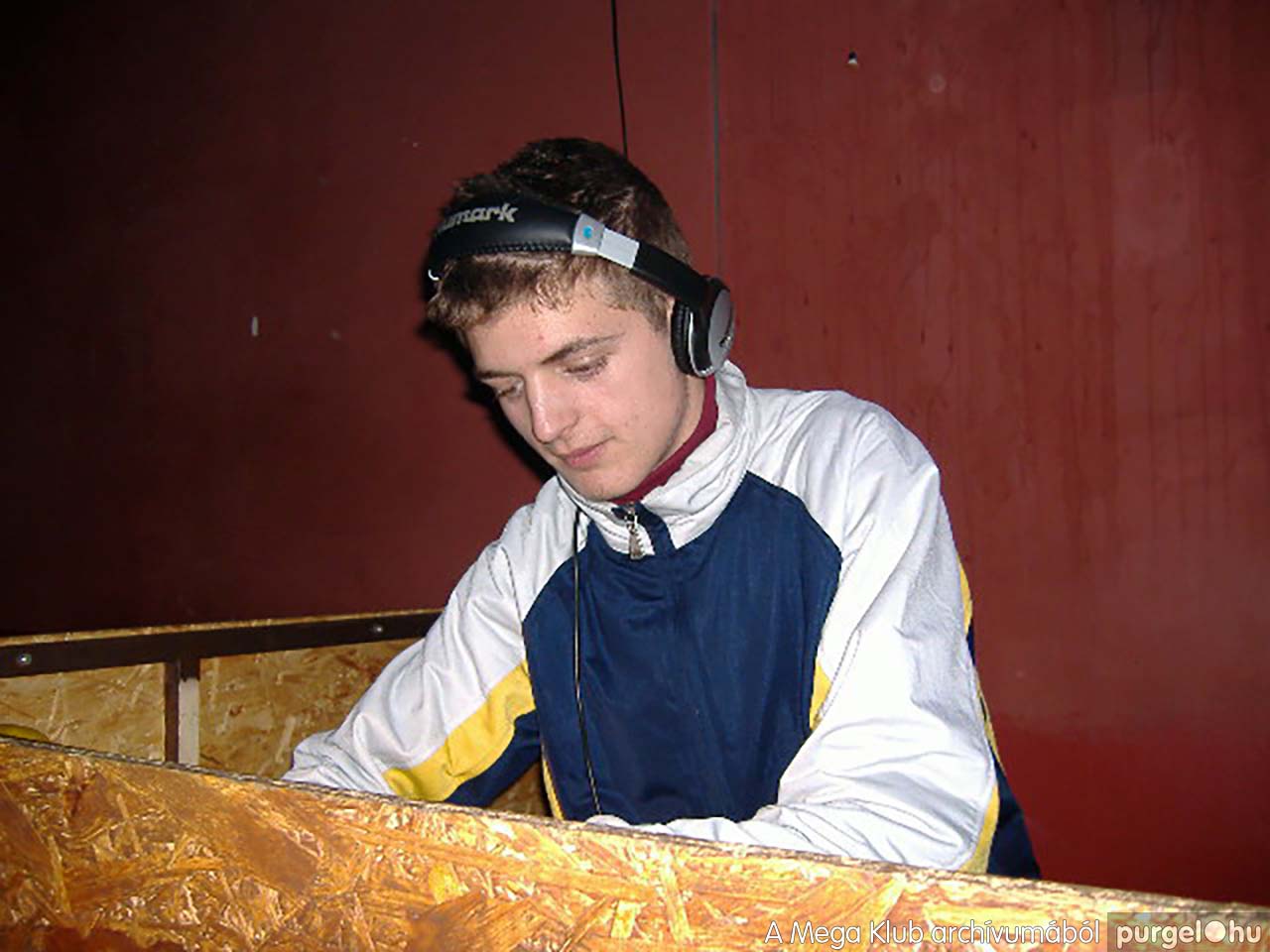 2006.04.01. Bolondok napja party - A MEGA KLUB archívumából