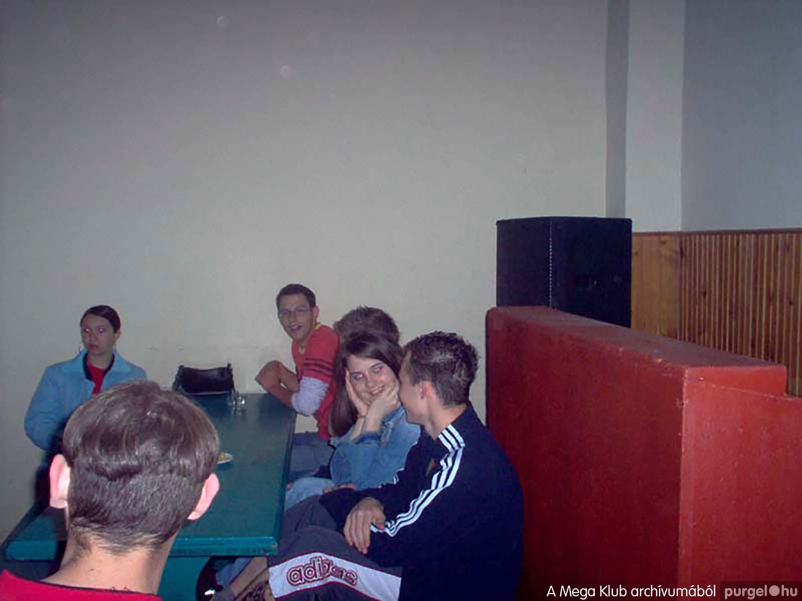 2006.04.17. Nagy Húsvéti party - A MEGA KLUB archívumából