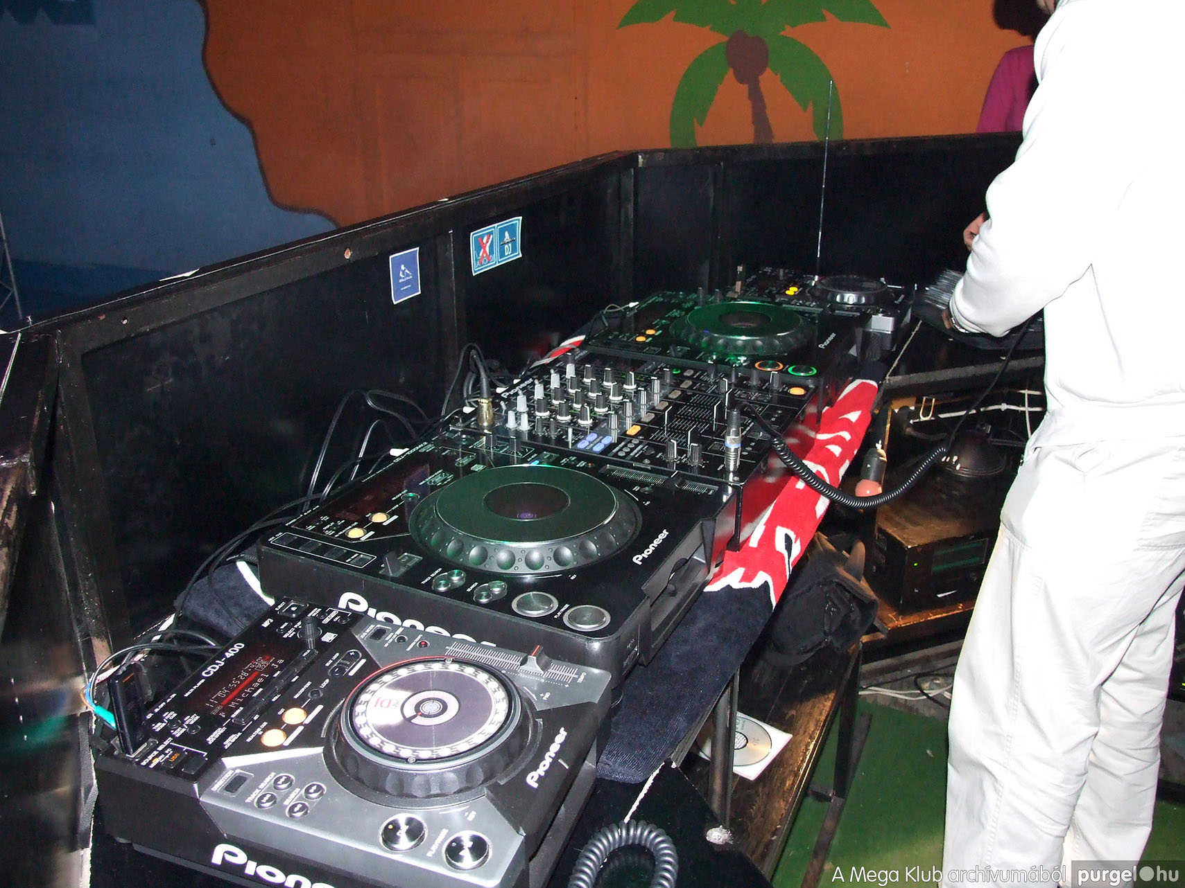 2009.11.01. DJ Sterbinszky - A MEGA KLUB archívumából
